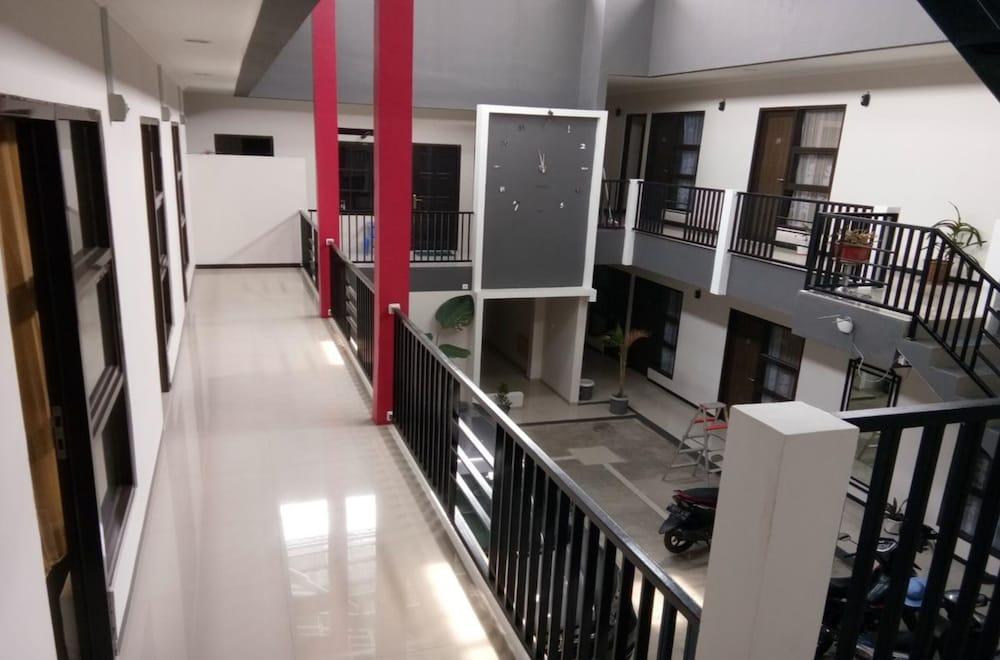 Surya Wisma tamu Bekasi